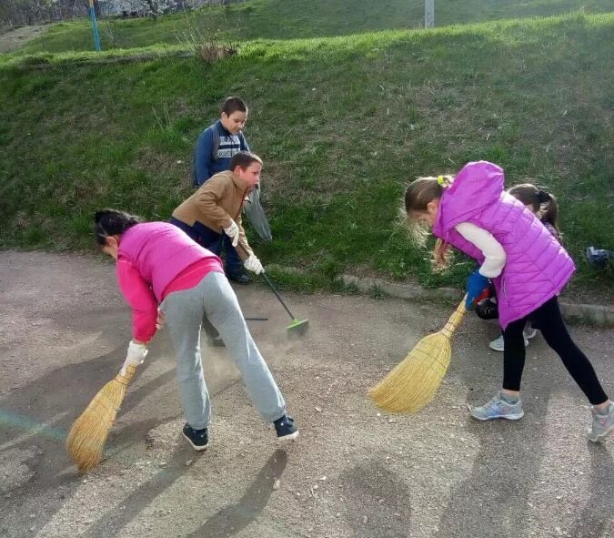 Стихи про уборку школьной территории. План график уборки прилегающей территории. Нормы кв. Субботник. Уборка придомовой территории.
