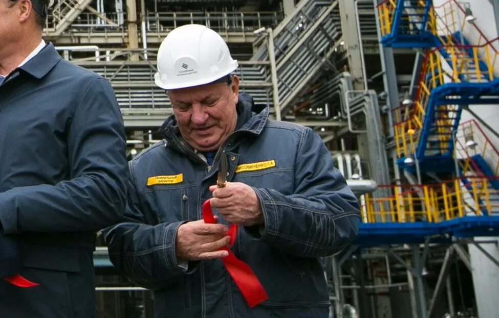 Директор анпз. Онпз омский нефтеперерабатывающий завод. И менделеева. Кожарнович павел генрихович. Геннадий лисовиченко тюмень.