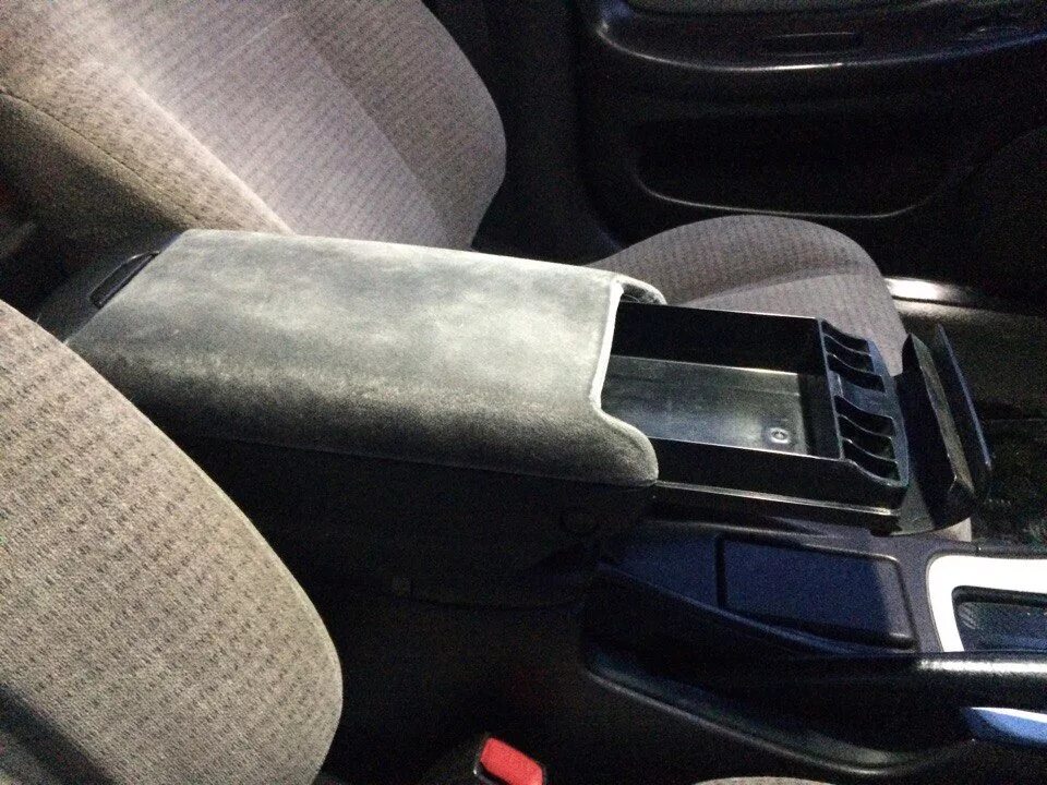 Как снять подлокотник на тойоте Подлокотник тойота авенсис т250