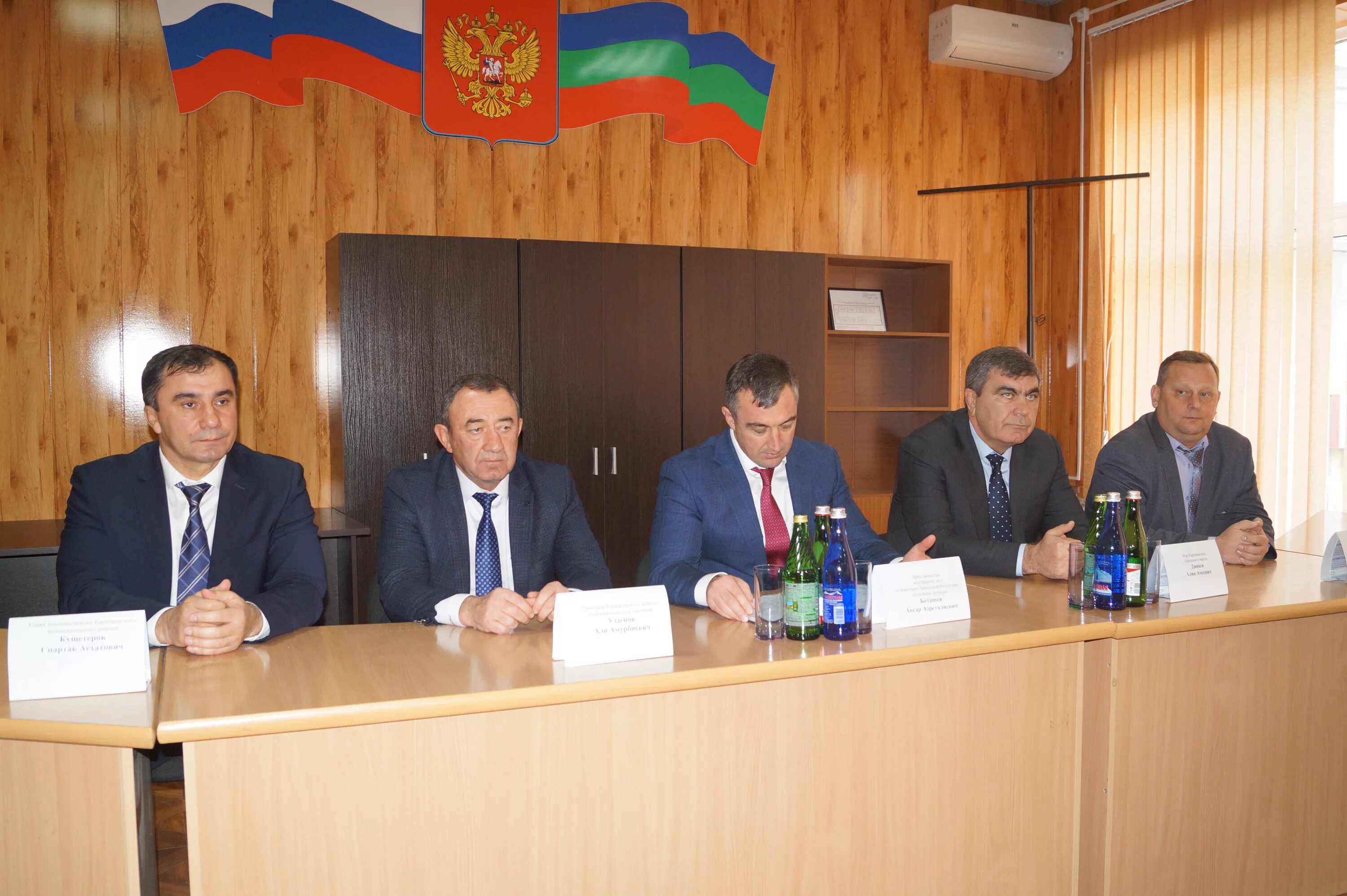 боташевы кчр. боташев казимир халисович генерал. министр мвд кчр казимир боташев. боташев ансар азрет-алиевич. зам министра мвд кчр боташев.