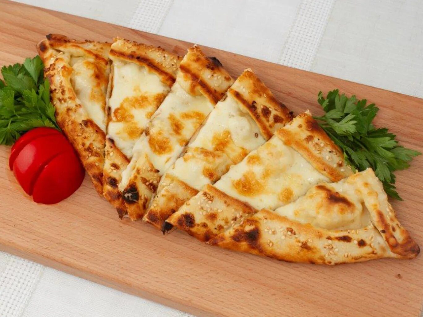 турецкая пицца пиде. турецкое пиде с сыром рецепт. кашарлы пиде. турецкое пиде с сыром рецепт. турецкая пиде сырная.