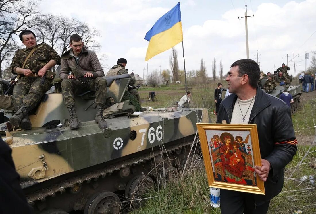 Украинцы воюют против украинцев. Танки ВСУ на Донбассе 2014. Украинские войска 2014. Начало войны на Донбассе 2014.