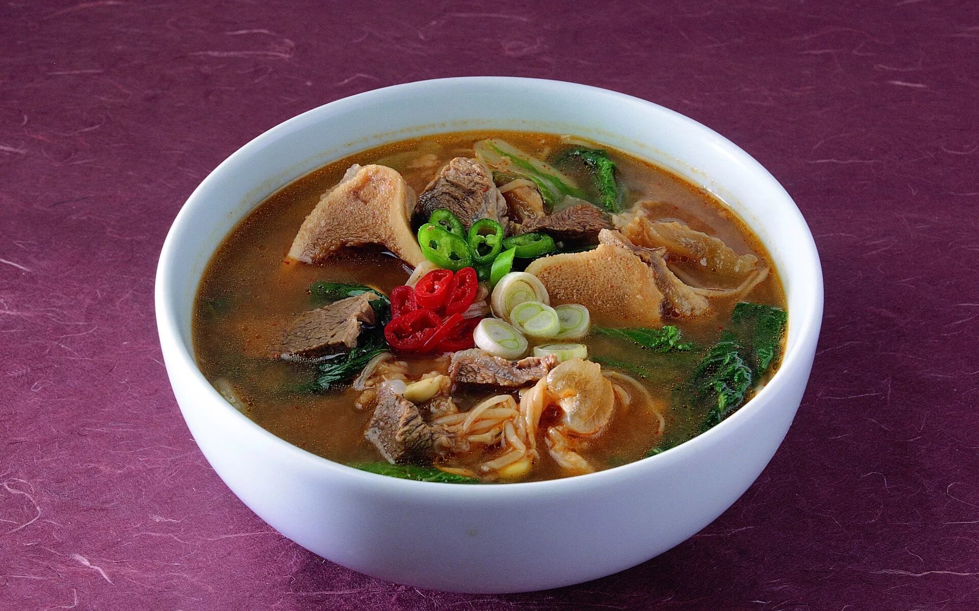 Мясной суп. Дотур калмыцкое блюдо. для супа. красивый суп.