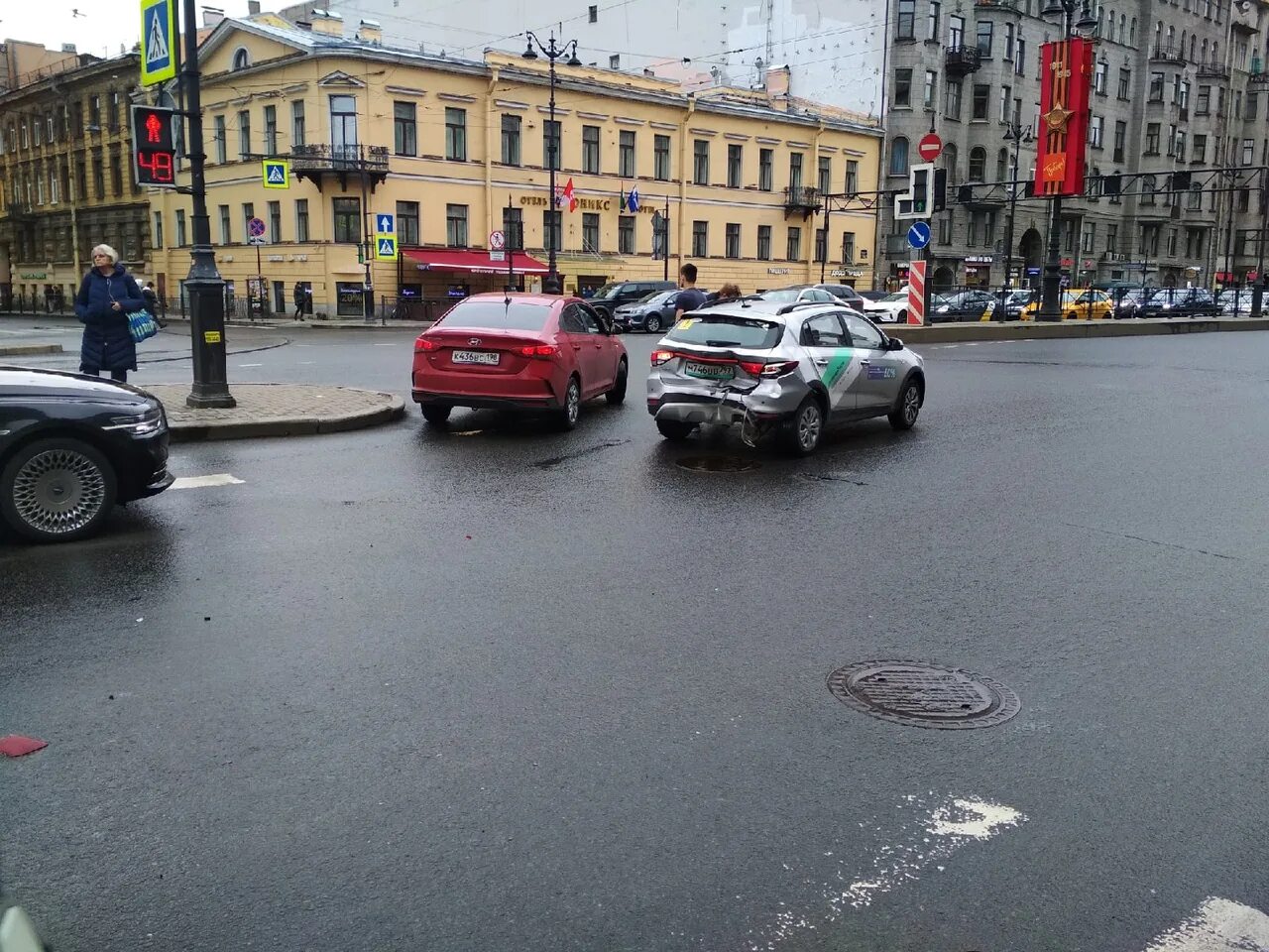 Перекресток лиговского и кузнечного. Дтп с каретой в санкт-петербурге. Ч п в петербурге. Дтп на гражданском проспекте сегодня. Дтп на площади восстания.