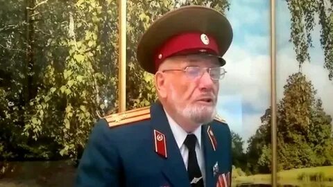 Сиреневый туман над нами проплывает