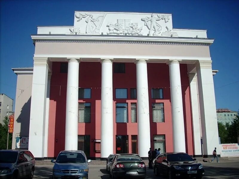 Областной театр мурманск. Областной драматический театр мурманск. Областной драматический театр мурманск. Мурманск проспект ленина 49 мурманский областной драматический театр. Драмтеатр мурманск.