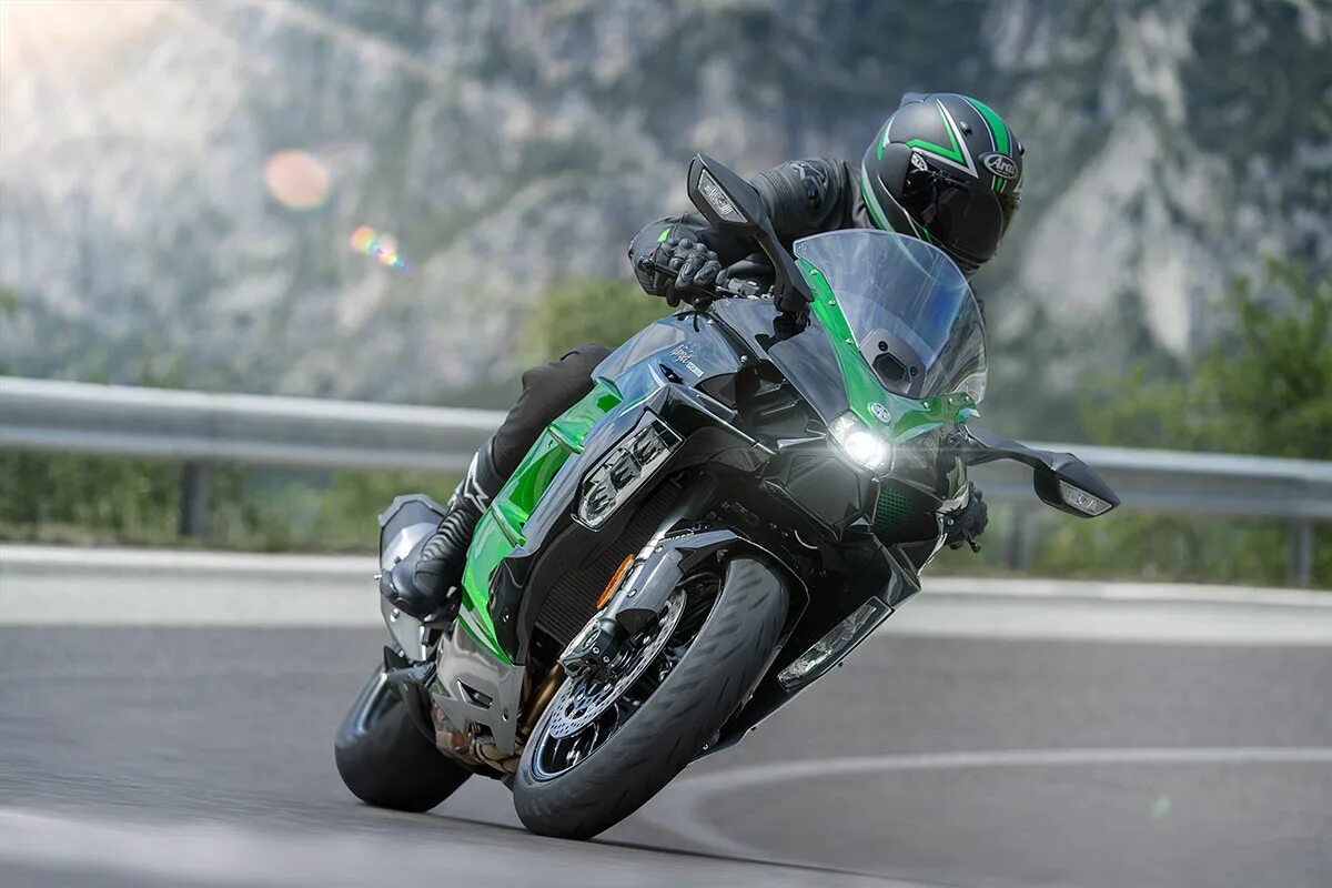 Кавасаки 2022. Kawasaki ninja h2 sx. Кавасаки 2022. Kawasaki z900rs. Kawasaki ninja 125 2022 black.