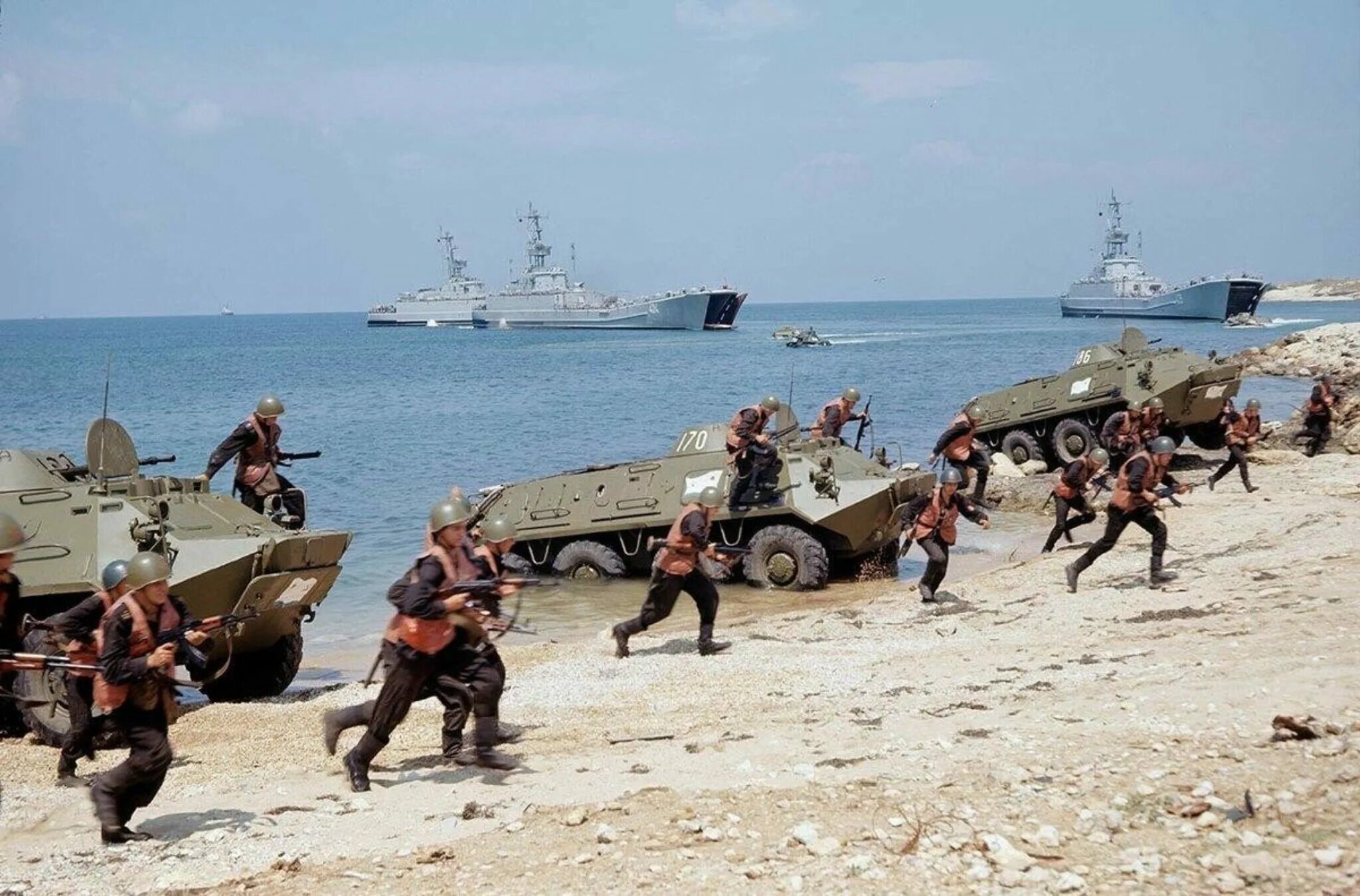 Морпех черноморский. 382 обмп черноморского флота. Бтр 82а чф. 810 обрмп севастополь. Морпех черноморский.