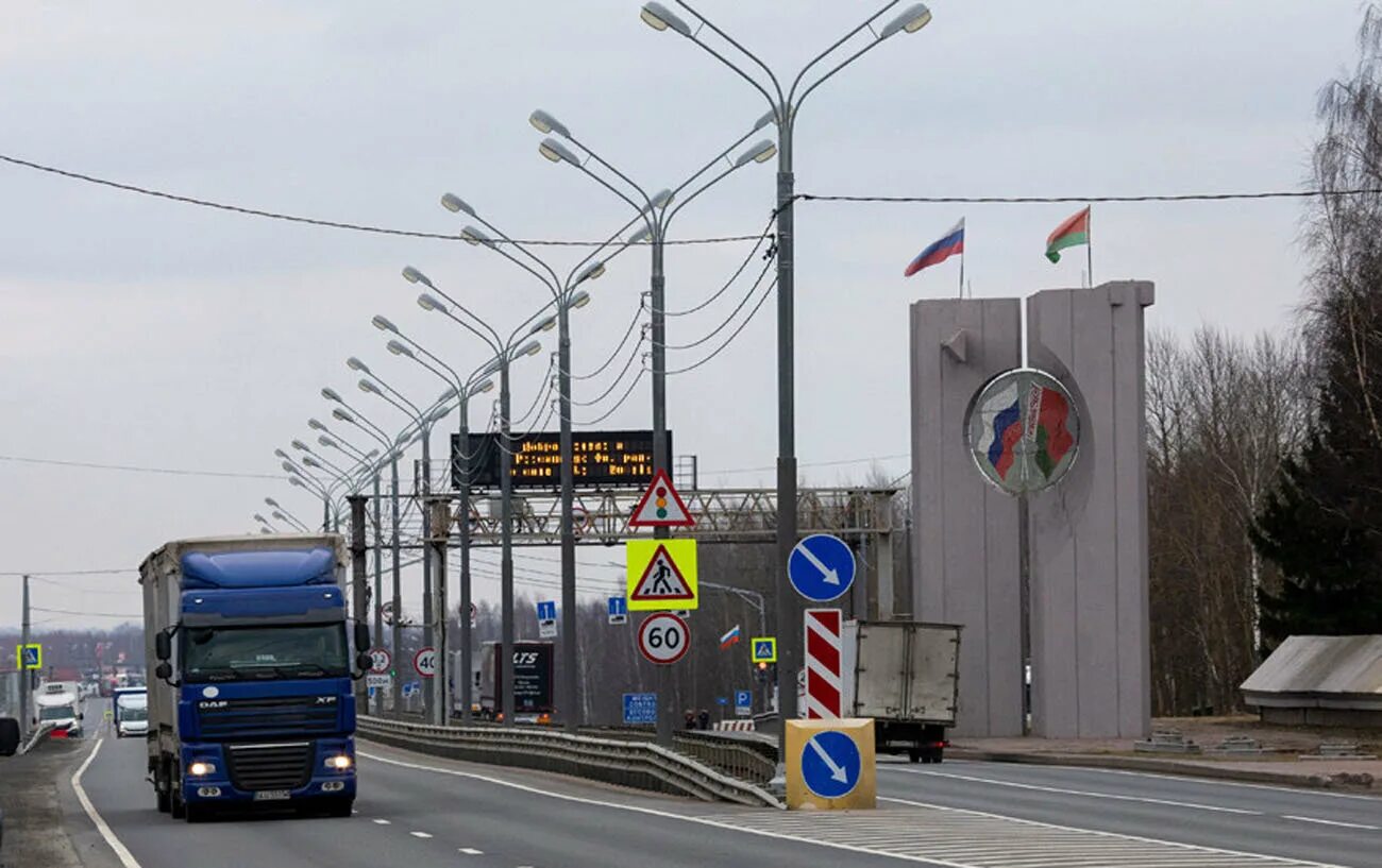 Можно ли сейчас в беларусь. Российско-белорусская граница. Граница РФ И Беларуси. Русско белорусская граница. Белоруссия граница с Росси.