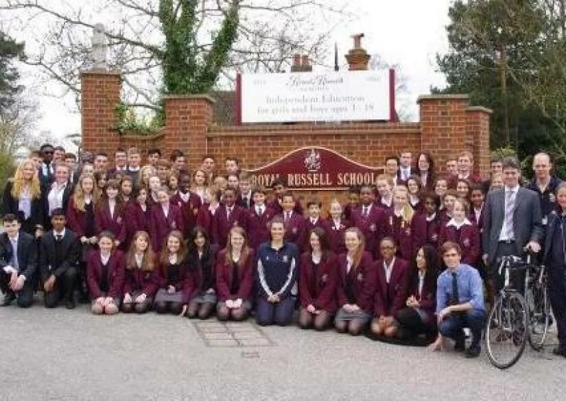 Royal russell school. Роял рассел. Колледж кройдон. Russell senior. Royal russell school.