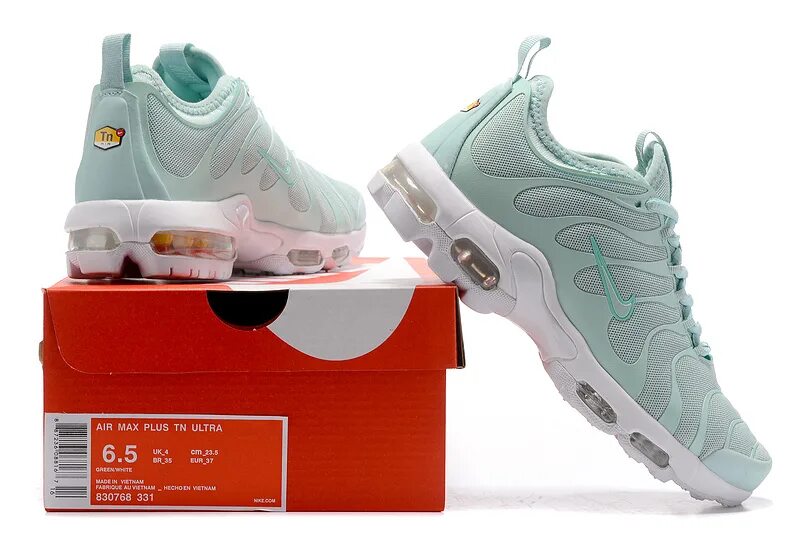 Air ultra plus. Бело зелено голубые air max plus.