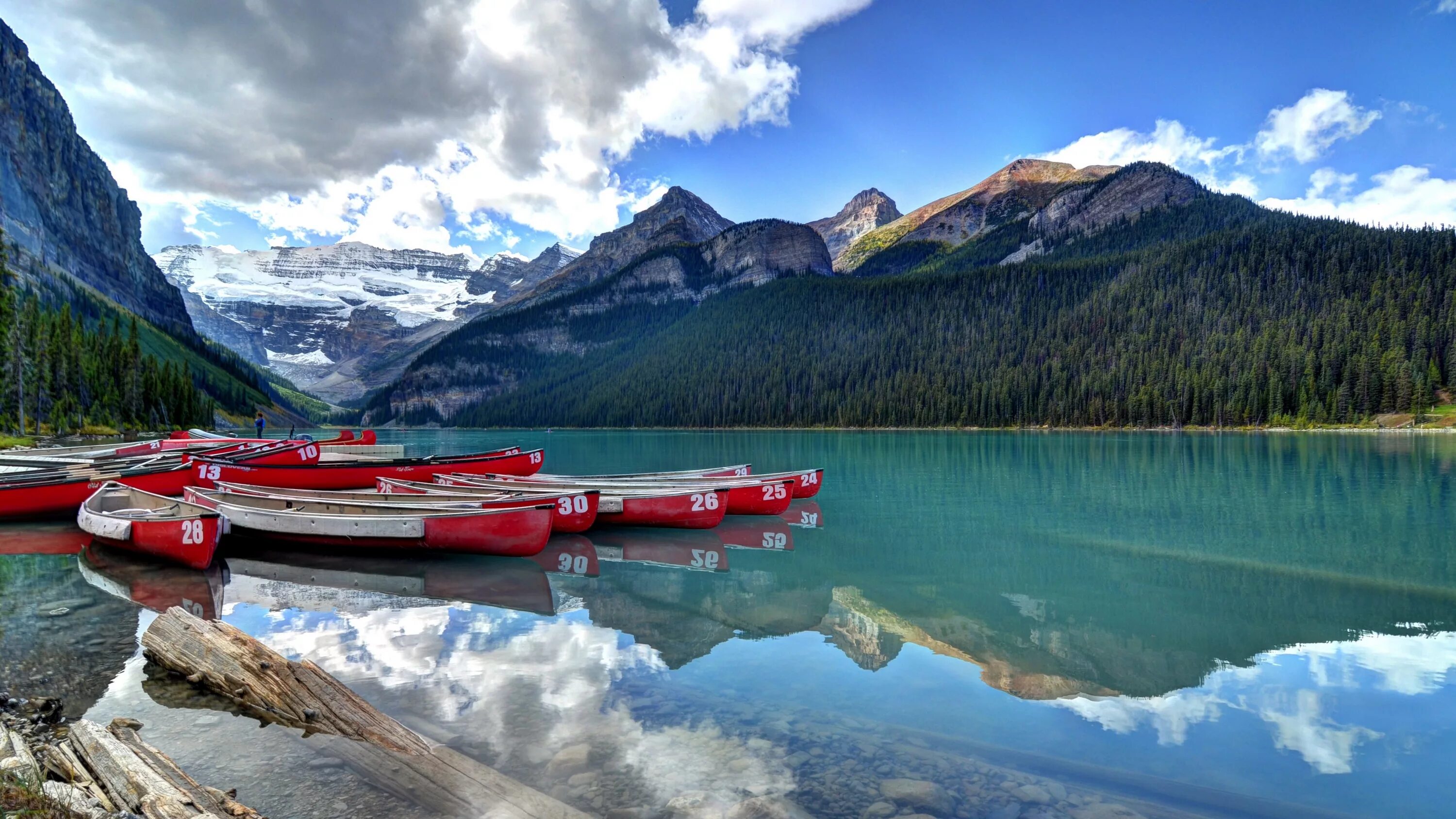 1080 максимальное разрешение. Озеро Луиз Банф Канада. Озеро Морейн в Канаде. Озеро Морейн, Канада лодки. Новоскошия Канада.