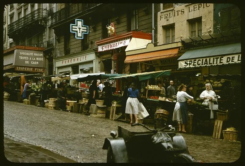 Франция в 50е 80е. Париж 1950е годы. Гдр берлин 80 е годы. Европа в 60 70 годы. Париж 1960-х.