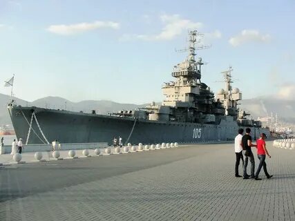 Судно в порту новороссийска