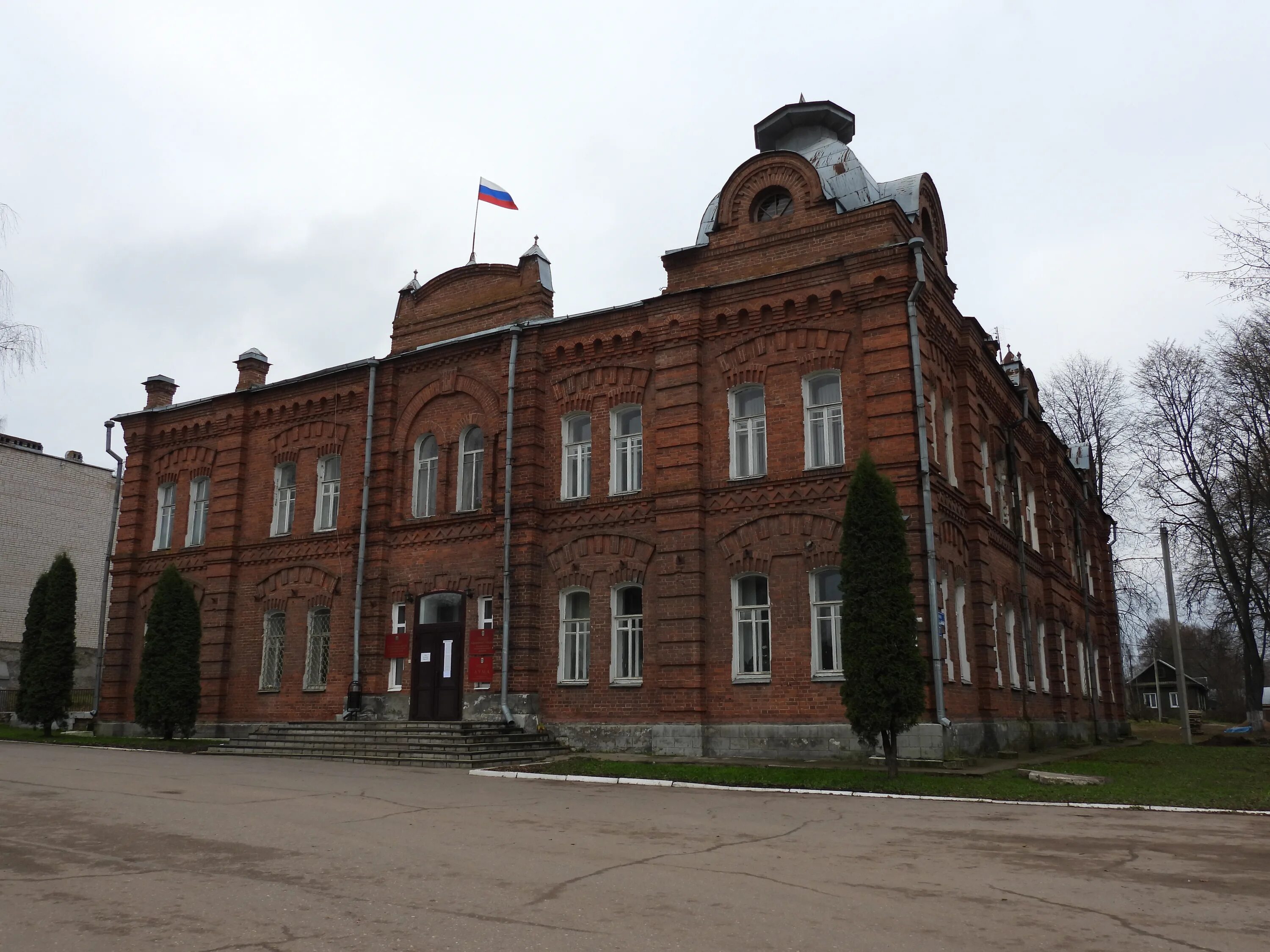 Демянск гостиница. Демянск здание земства. здание женской гимназии демянск. демянск достопримечательности. демянск краеведческий музей.