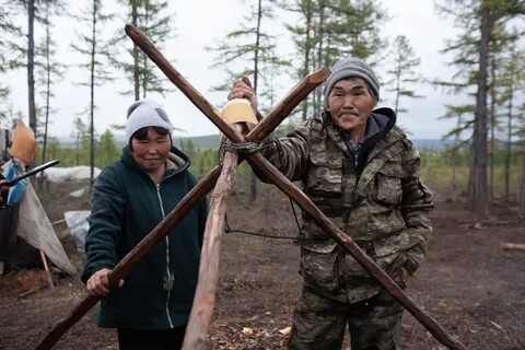 По мнению эвенков олени упали 4 буквы