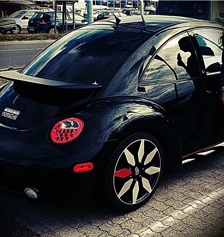 В России начали продавать электрокар из Китая, похожий на Volkswagen Beetle Дзен