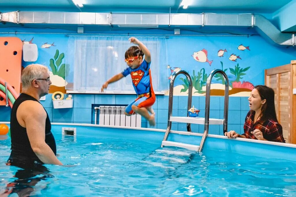 Новый детский бассейн. Украшение бассейна в детском саду. Happy baby новокузнецк бассейн. Каширская плаза бассейн. Наутилус бассейн обь.