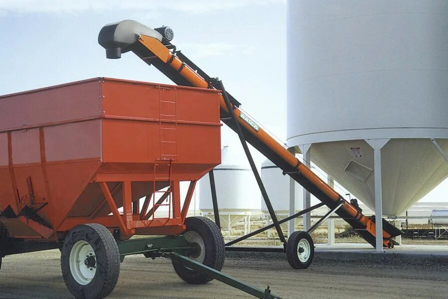 Транспортер зернового элеватора. Ленточный конвейер b800. Stacker конвейер ленточный. Зерновой транспортер. Транспортер зерна тшв-400.