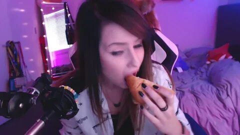 Omgitsfirefoxx Sexy Twitch Streamer Pictures And Video.