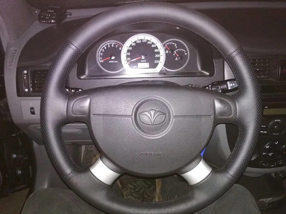 Оплетка руля daewoo gentra. Оплетка руля daewoo gentra. Руль нексия 2. Рул део джентра спортивный. Дэу джентра новый руль.