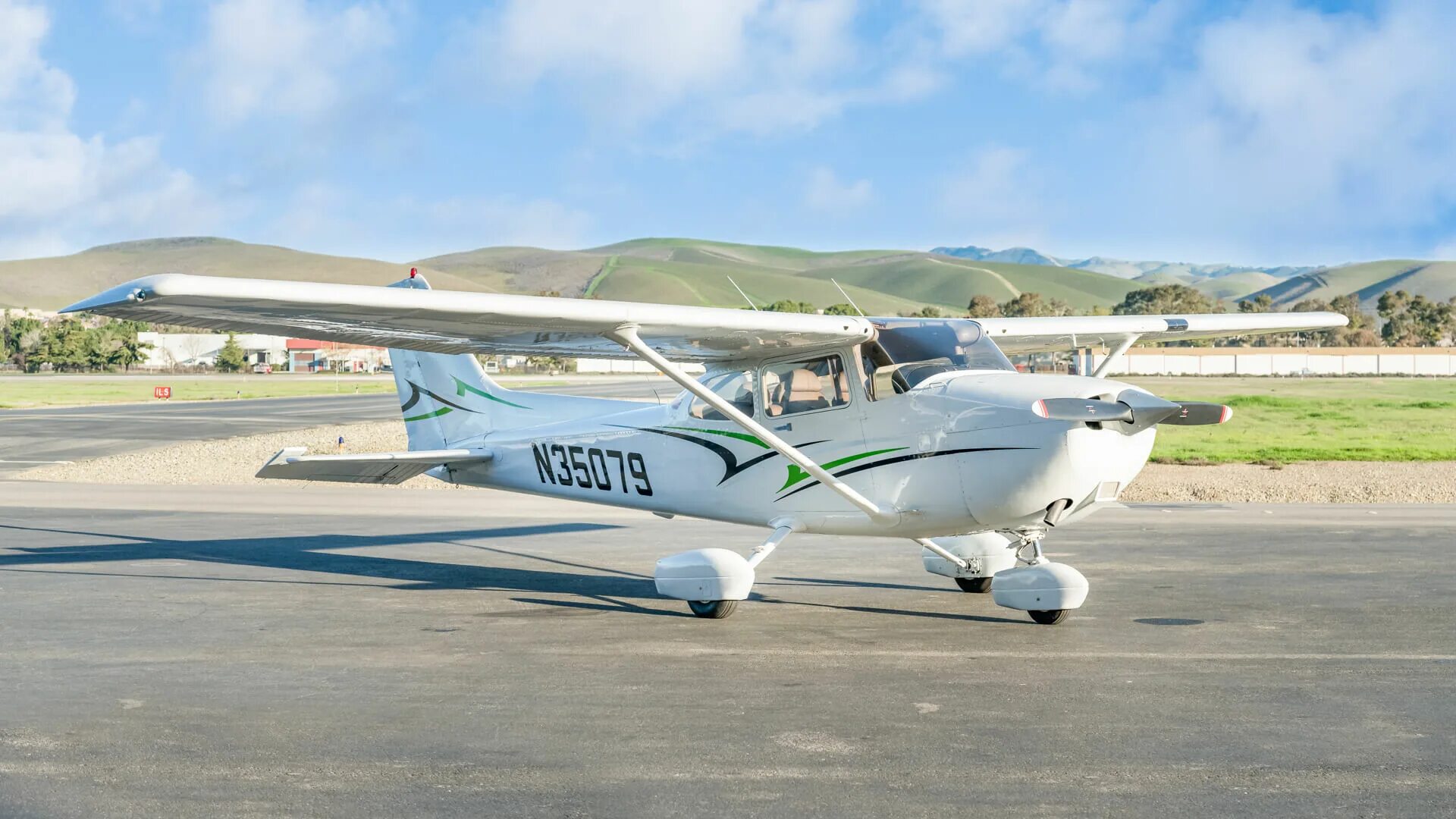 Сесна 172. Самолет Cessna 172. Cessna 172n Skyhawk. Легкомоторный самолет Cessna 172. Cessna 172 самолёты Cessna.