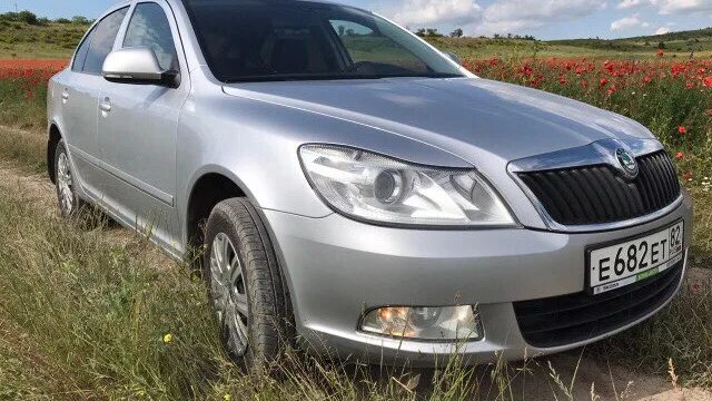 Шкода а5 2011г. Skoda Octavia a5 серебристая.