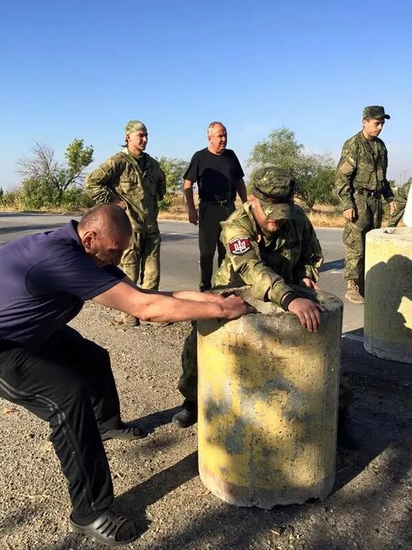 Блокада крыма. Гражданская блокада Крыма. Блокада Крыма фото. Крым в блокаде 2014 год.