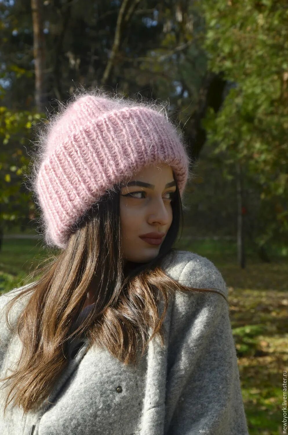 Связать пушистую шапку. Связать пушистую шапку. Связать пушистую шапку. Связать пушистую шапку. Мохеровые шапки женские.