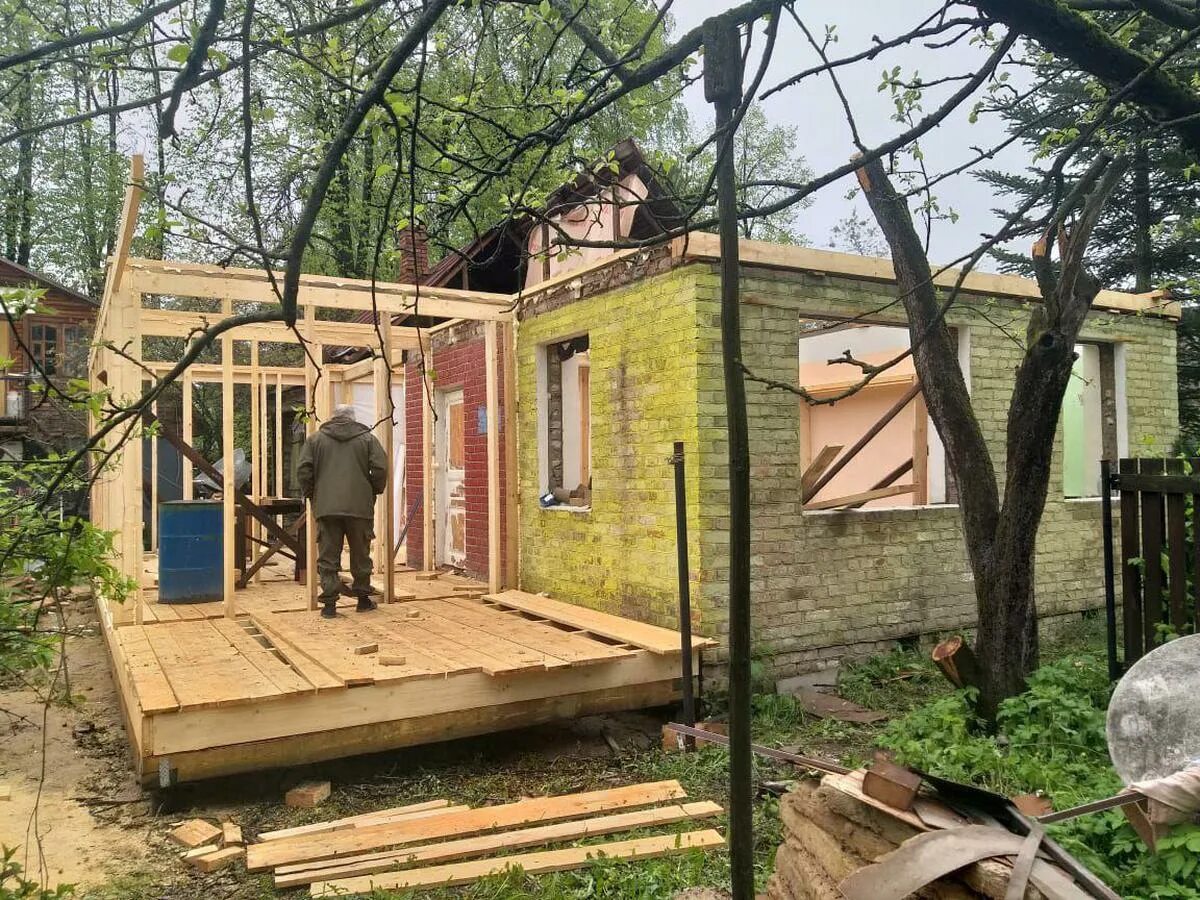 Реконструкция дачного домика. Реконструкция садового домика. Реконструкция старого дачного домика. Реконструкция пристройки к дому. Достройка реконструкция