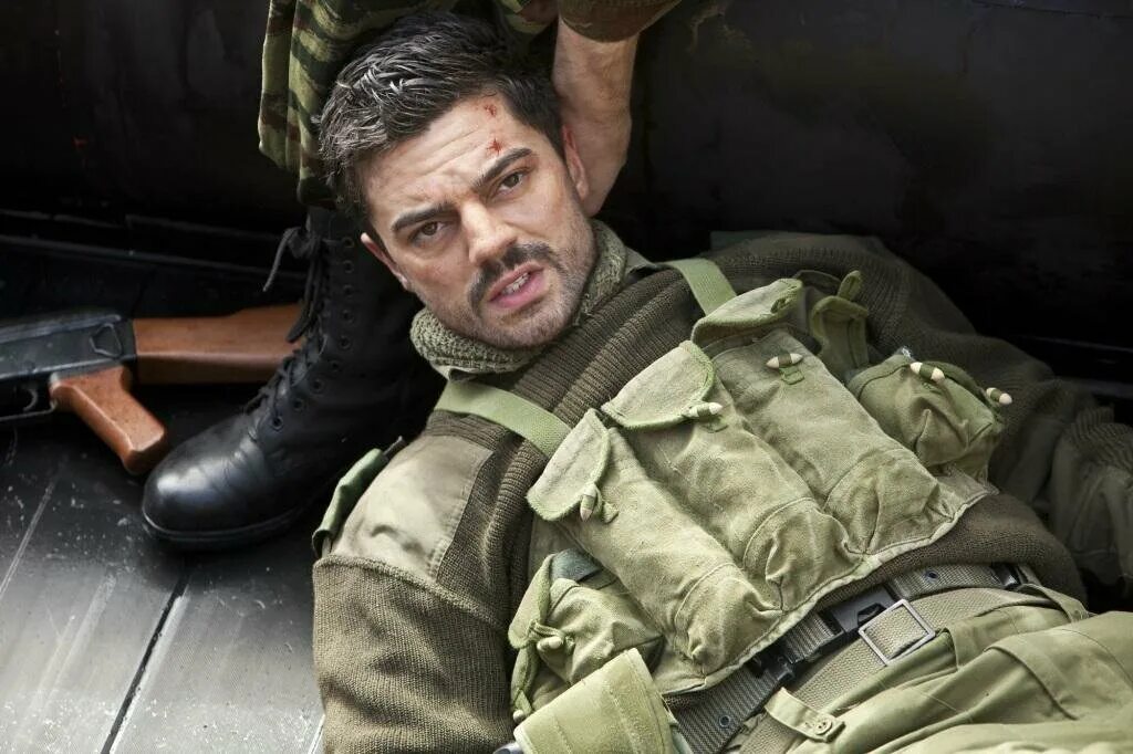 двойник дьявола отзывы. доминик купер двойник дьявола. двойник дьявола отзывы. людивин санье двойник дьявола. двойник дьявола фильм 2011.