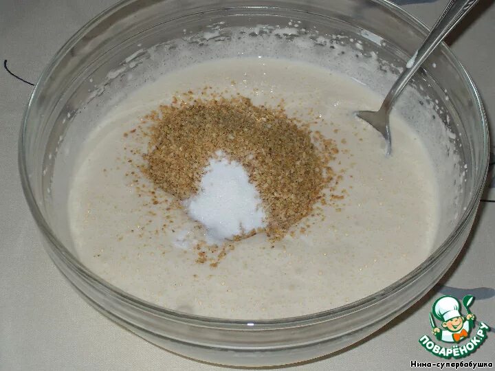 Добавляем соду 0 5. Гашение соды уксусом. Добавляем соду 0 5. Сметана сахарная пудра масло. 1/3 чайной ложки.