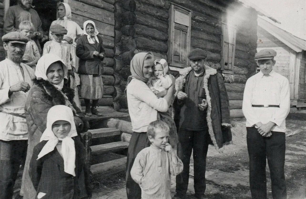 Истории про жителей. Деревенские жители в годы войны. Белорусская деревня до войны. Белорусская деревня в 1940 году. Деревня жителей.