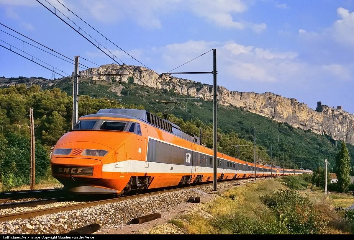 French train. Французский поезд TGV. ТГВ поезда Франция. Поезд TGV Франция. ТЖВ Франция.