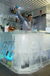 Бар лед на речном