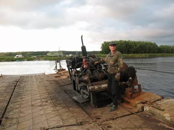 Бурея. Лодки для преодоления порогов. Роберт уолкер макбет картины. Паром на бурной реке. Порог падунец река бурная.