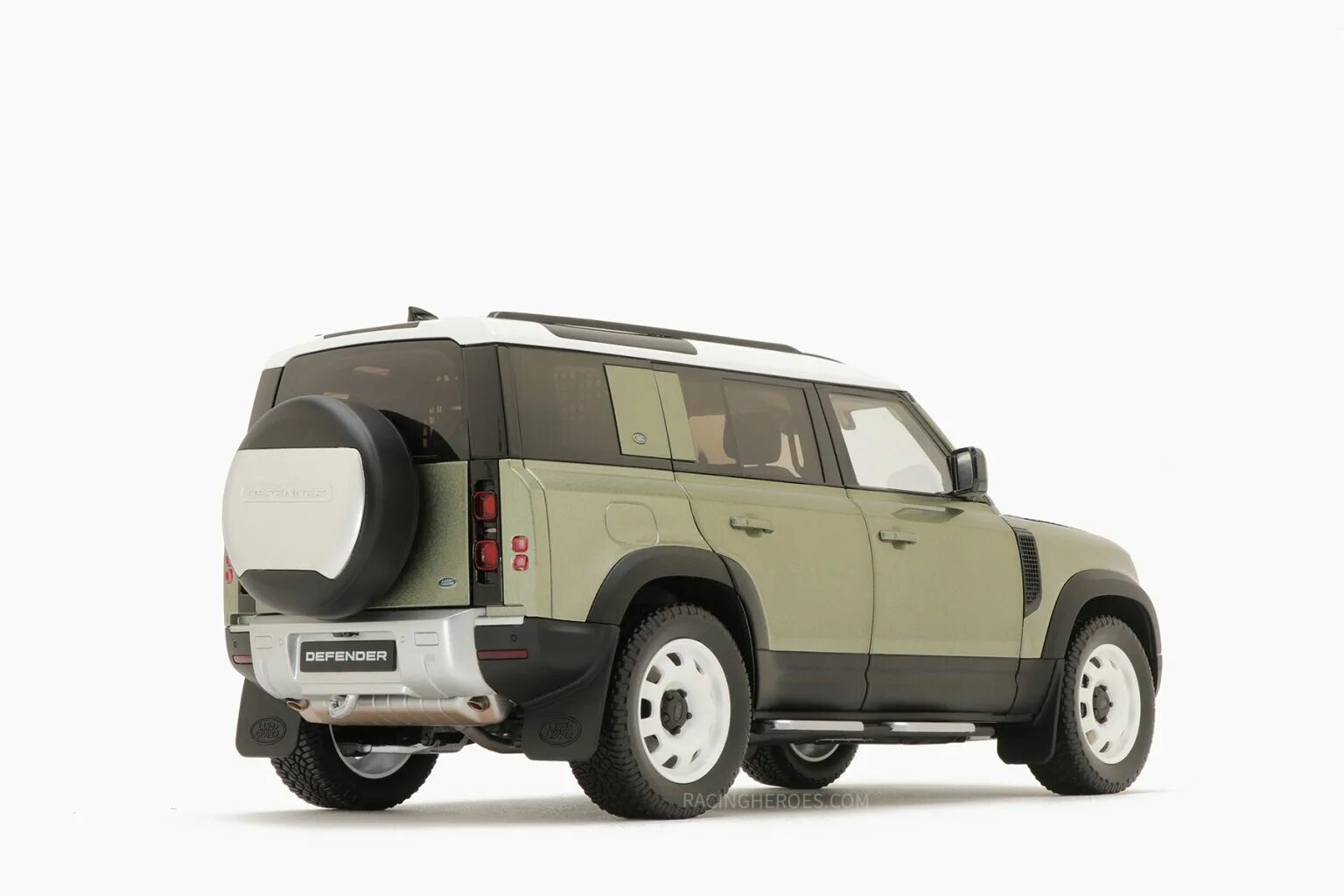 Land Rover Defender almost real 1 18. Land Rover 110 1/18. Новый ленд Ровер Дефендер 2020. Дефендер 110 2021. Defender real