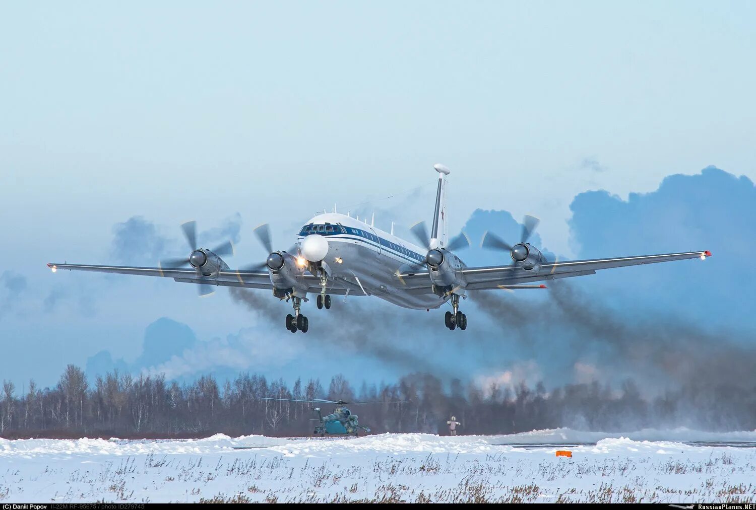 Ил-22 бомбардировщик. Ил-22-сурт. Ил-22 вкс россии. Ил-22 самолёт ретранслятор. Ил-22 без фона.