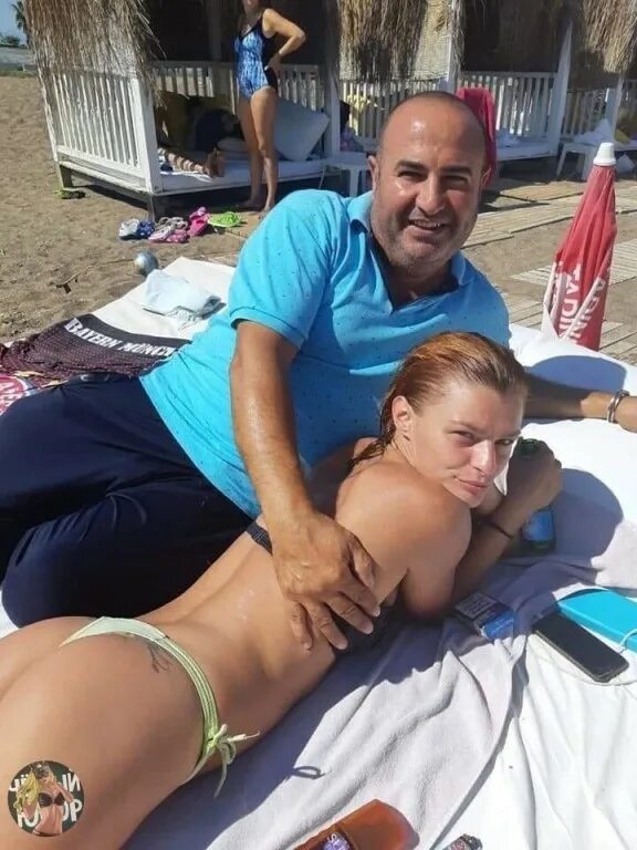 Девушки отдыхают в турции. Русская девушка в турции. Фотосессия в порту. Девушка с турками. Русские девушки в турции.