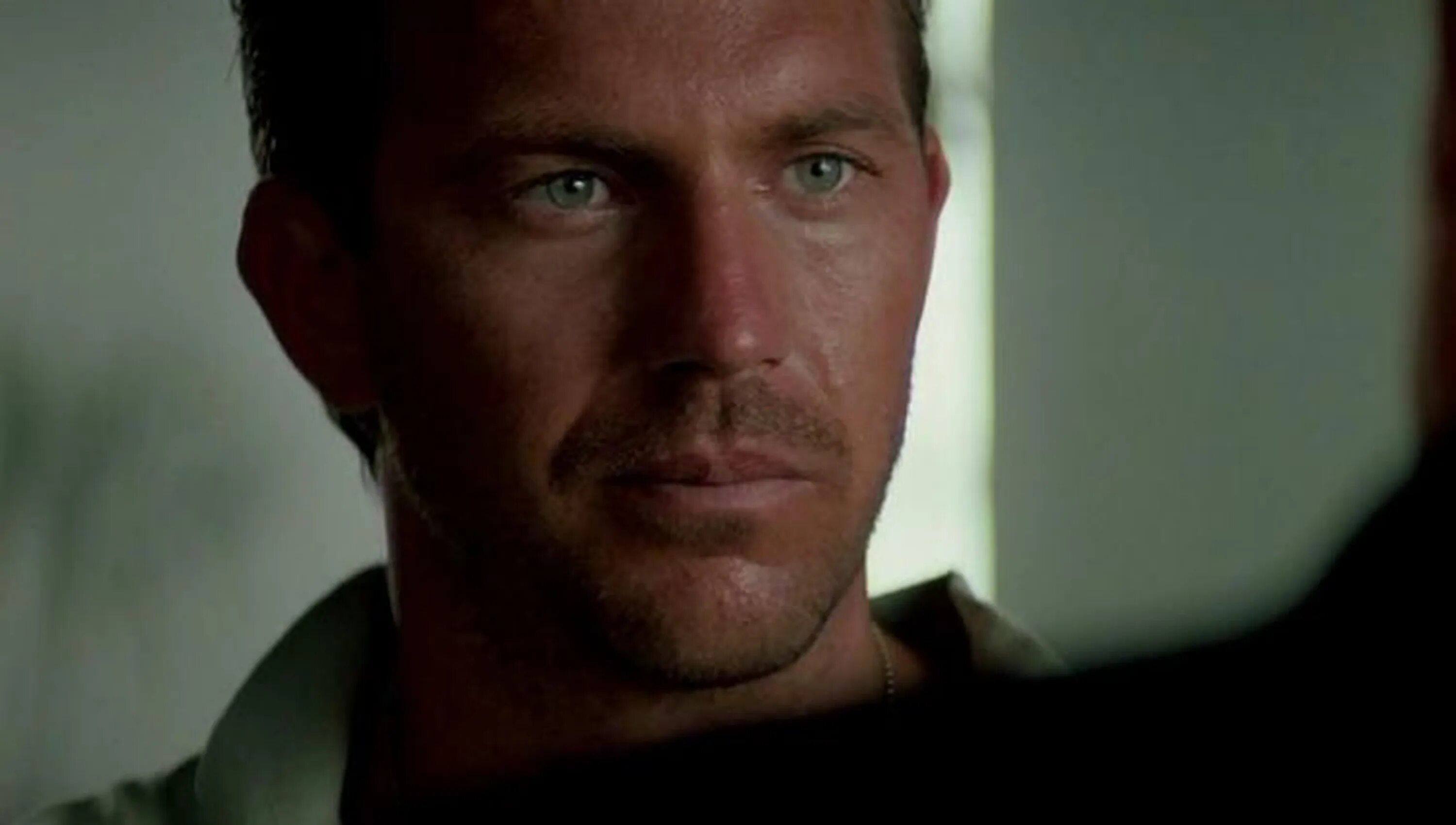 Кевин костнер месть. Кевин костнер в фильме месть. Месть кевин костнер. Кевин костнер в фильме месть. Кевин костнер месть.