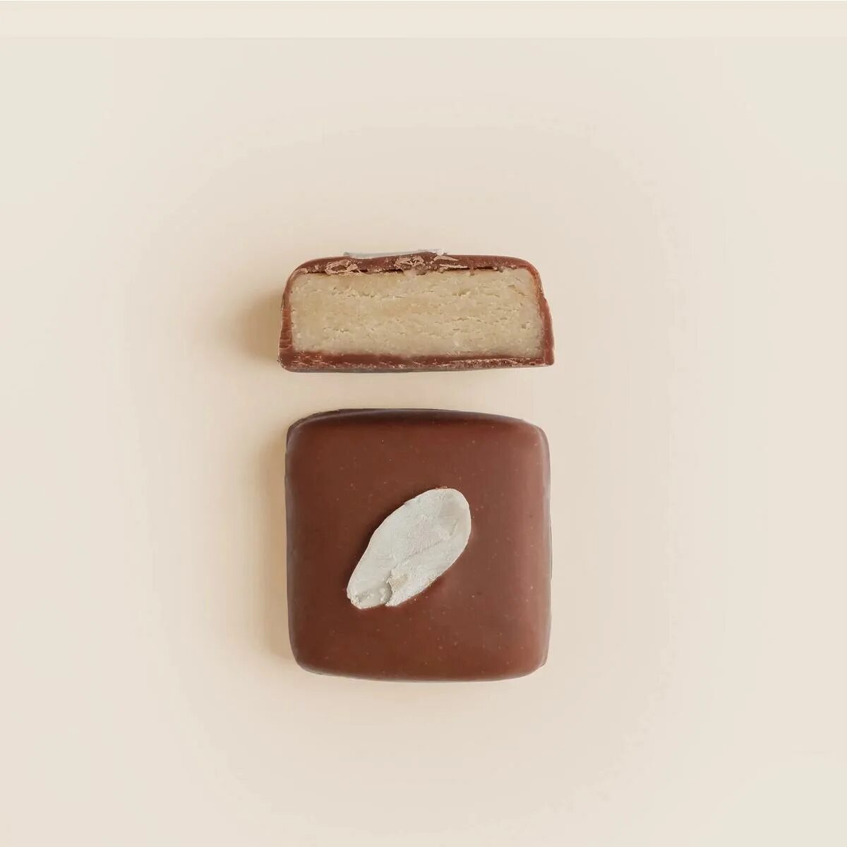 Цвет марципан. Шоколад merci марципан. Марципан мартовский хлеб. Марципан орех. Марципан нидереггер.