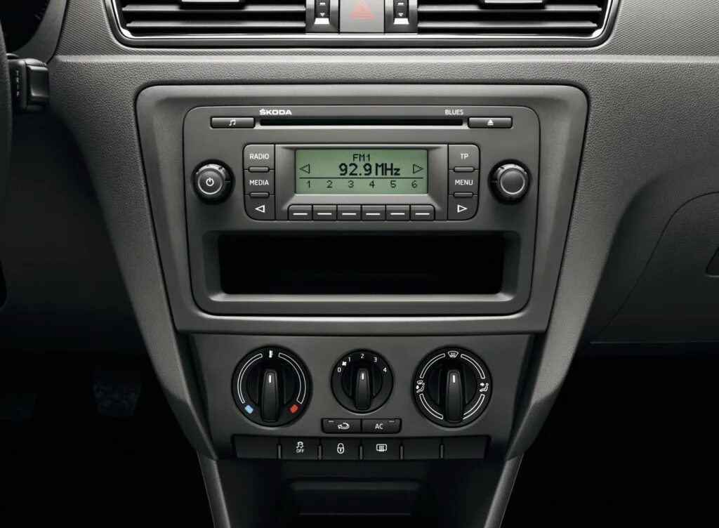 Шкода рапид 2014 автомагнитола. Skoda rapid 2019 магнитола. Замена магнитолы шкода рапид. Магнитола шкода рапид 2017. Рапид замена магнитолы.