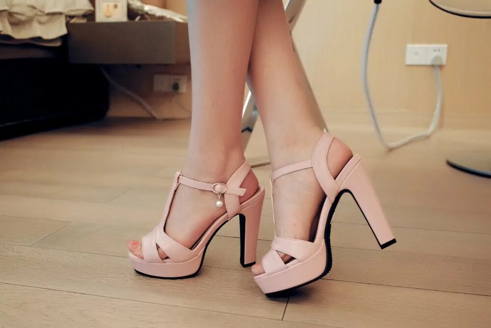 туфли на высоком каблуке. босоножки на высоком каблуке. женские босоножки на высоком каблуке. босоножки на шпильке. босоножки на высоком каблуке.