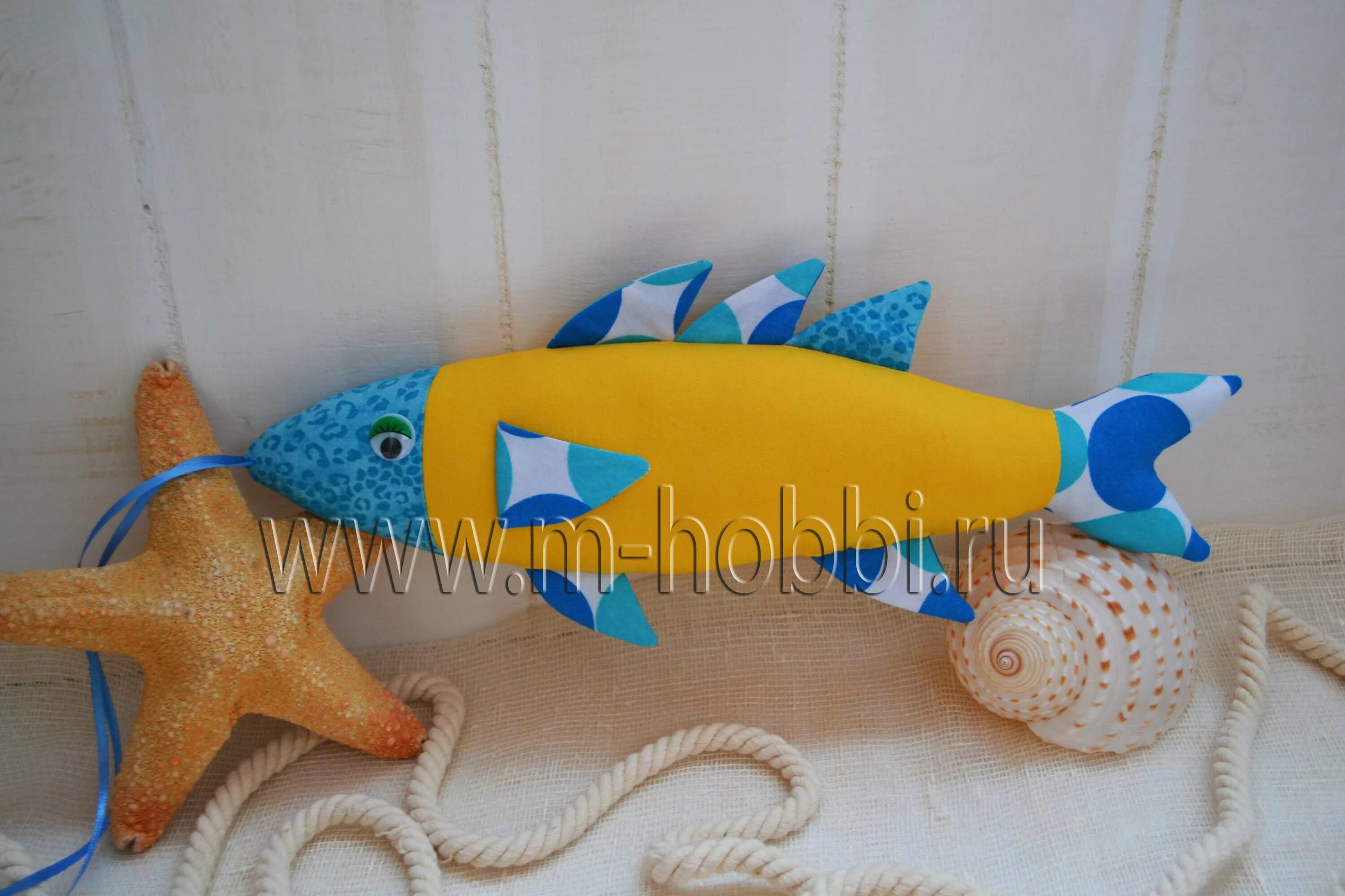 Как сделать рыбу большую. Рыбка из картона. Как сделать рыбу большую. Рыбка из цветной бумаги. Рыба из дисков.