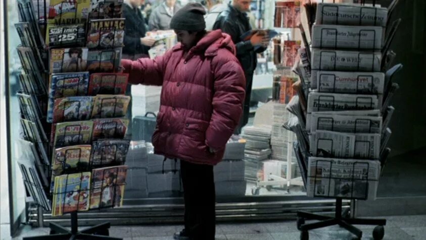 71 фрагмент случайности. 71 фрагмент хронологии случайностей. 71 фрагмент хронологии случайностей фильм 1994. 71 fragments of a chronology of chance. 71 фрагмент хронологии случайностей фильм 1994 себастиан стэн.