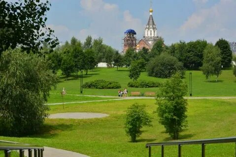 Церковь в парке