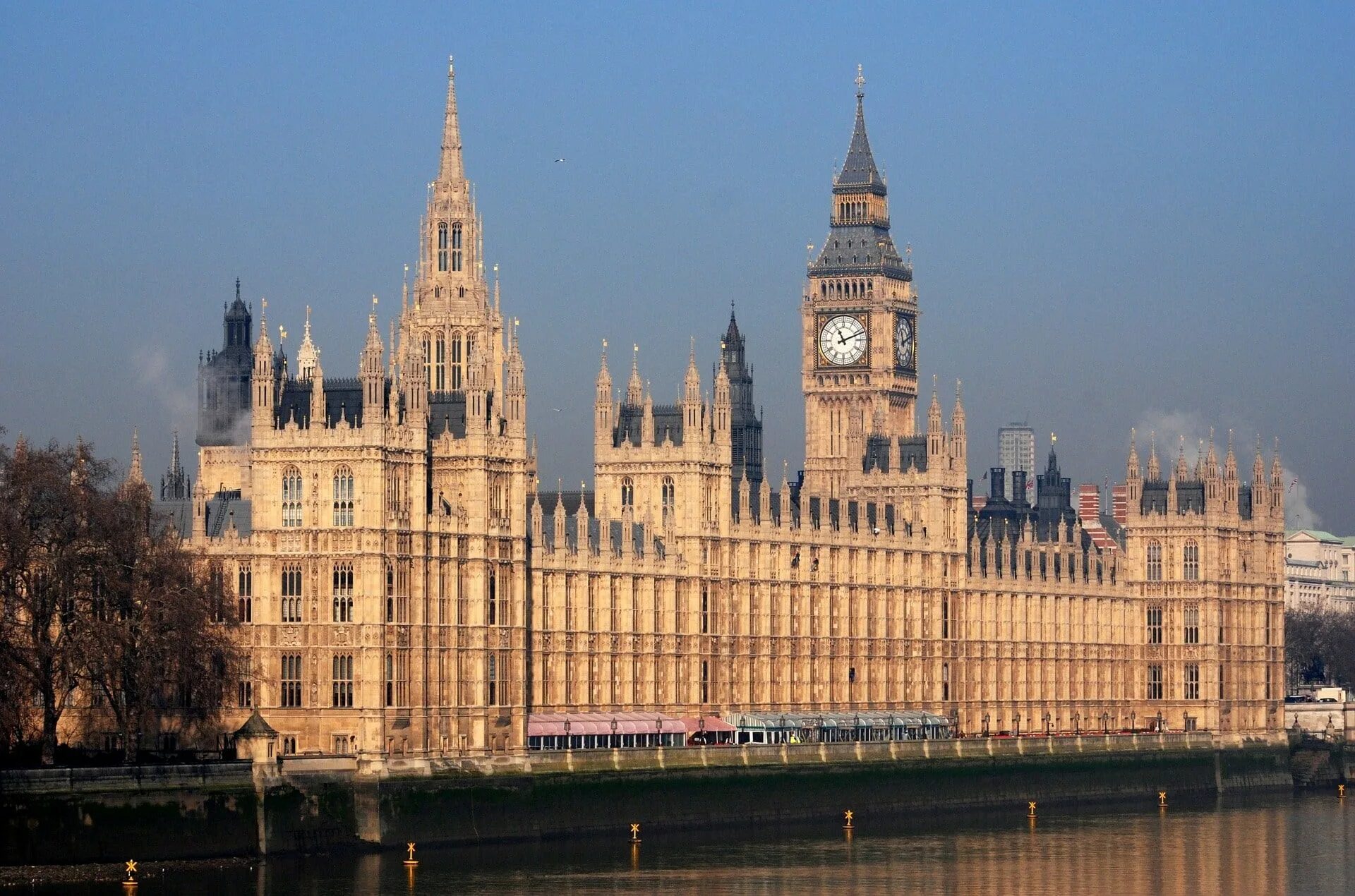 Вестминстерский дворец (Palace of Westminster).. Houses of Parliament в Лондоне. Великобритания Вестминстерский дворец Биг Бэн. Здание парламента - Вестминстерский дворец. Вестминстер лондон