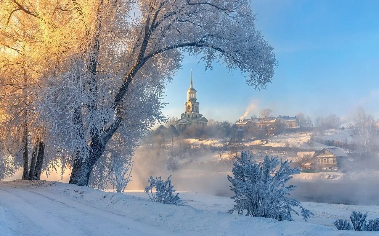 Утро без снега. Храм зима рассвет Муром. Тверь зима храмы. Зима в России. Пейзажи России.