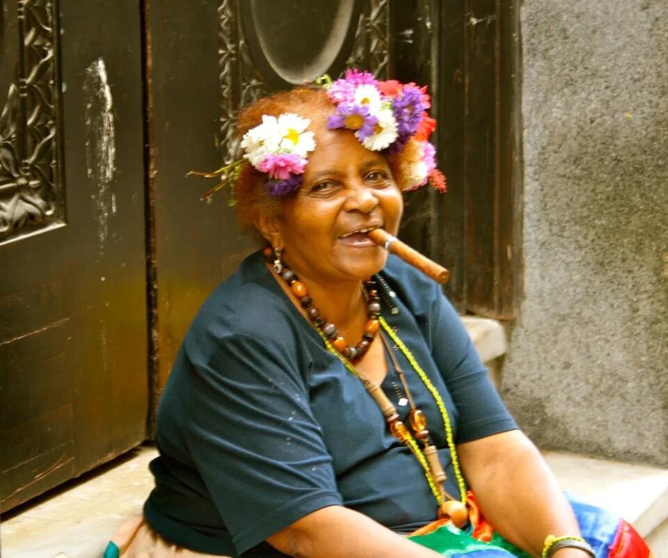 гавана карнавал куба. куба гавана ром сигары кубинцы. кубинские женщины. жители кубинки. типичный кубинец.