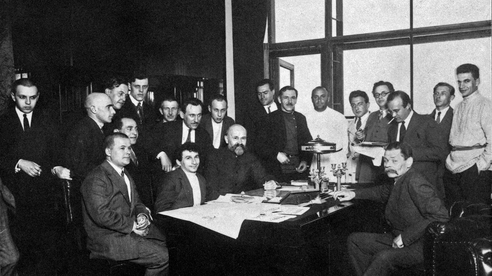 Станция метро горьковская. Питер станция метро горьковская. Вестибюль станции горьковская. Горьковская метро спб. Станция метро горьковская.